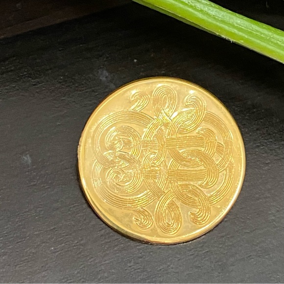 Vintage Gold-tone Etched Celtic Knot Round Scarf Clip - Picture 5 of 10
